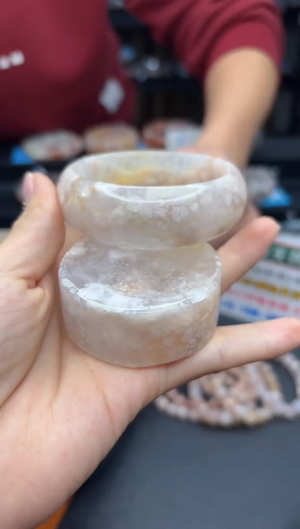 【闪购商品】石英质玉手镯未镶嵌162（56圈赠送镯心）