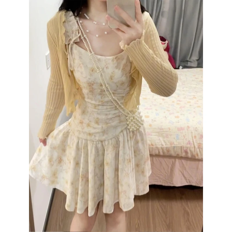 清纯茶歇法式碎花吊带连衣裙长袖开衫减龄温柔风漂亮独特收腰短裙