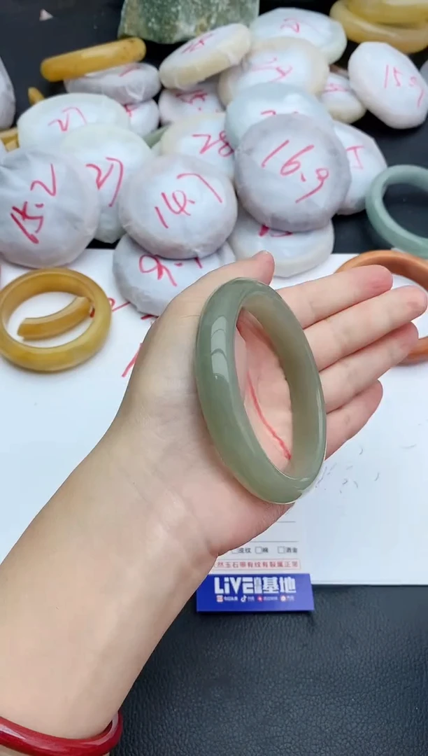 未镶嵌手镯石英质玉223+62/63