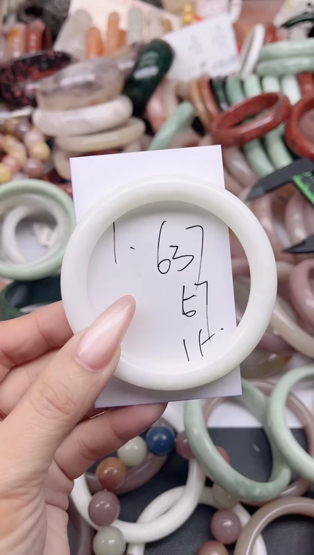 未镶嵌手镯石英质玉637