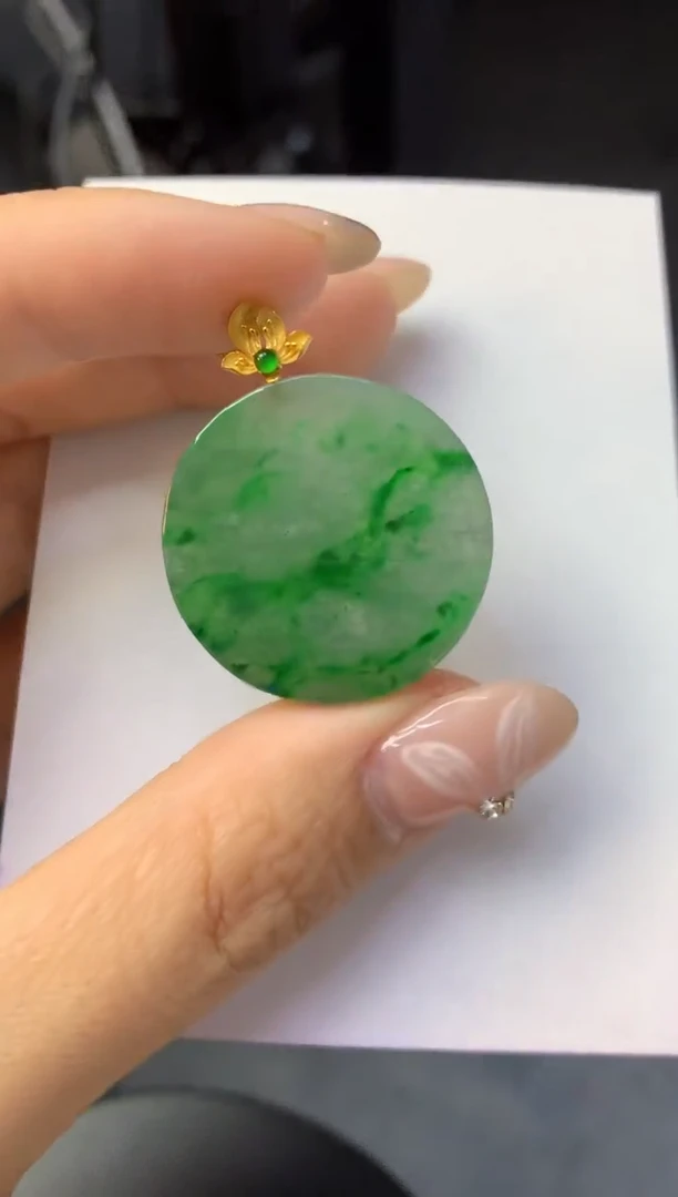 颈饰18K金镶嵌翡翠天然缅甸a货翡翠百元以上9元证书费自理