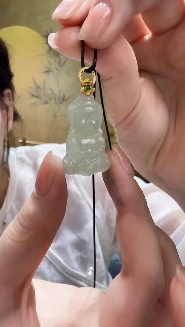 颈饰未镶嵌翡翠吊坠