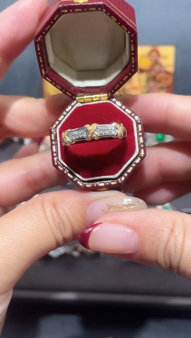 【闪购商品】钻石戒指/指环18K金镶嵌钻石戒指