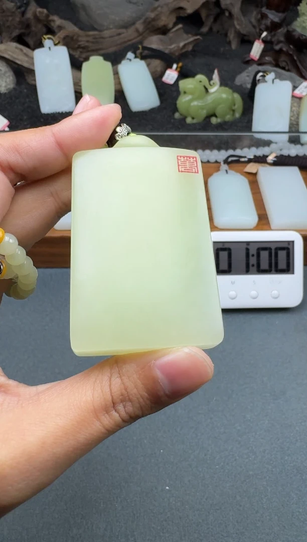 颈饰未镶嵌和田玉1