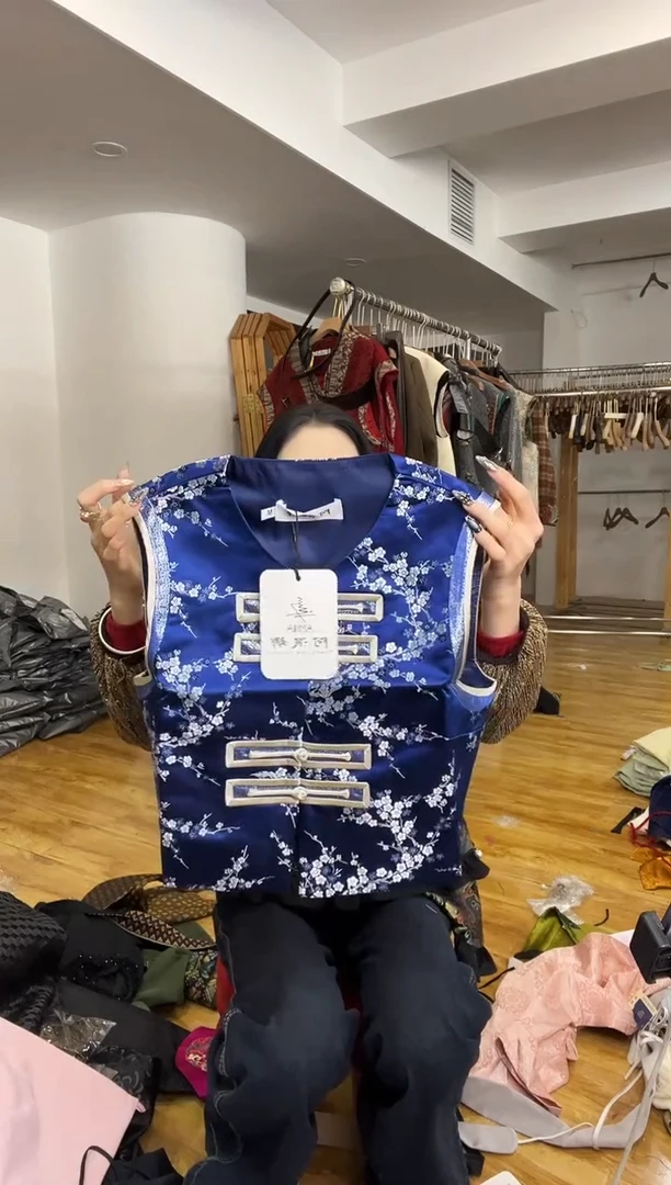 M码      110斤  马甲