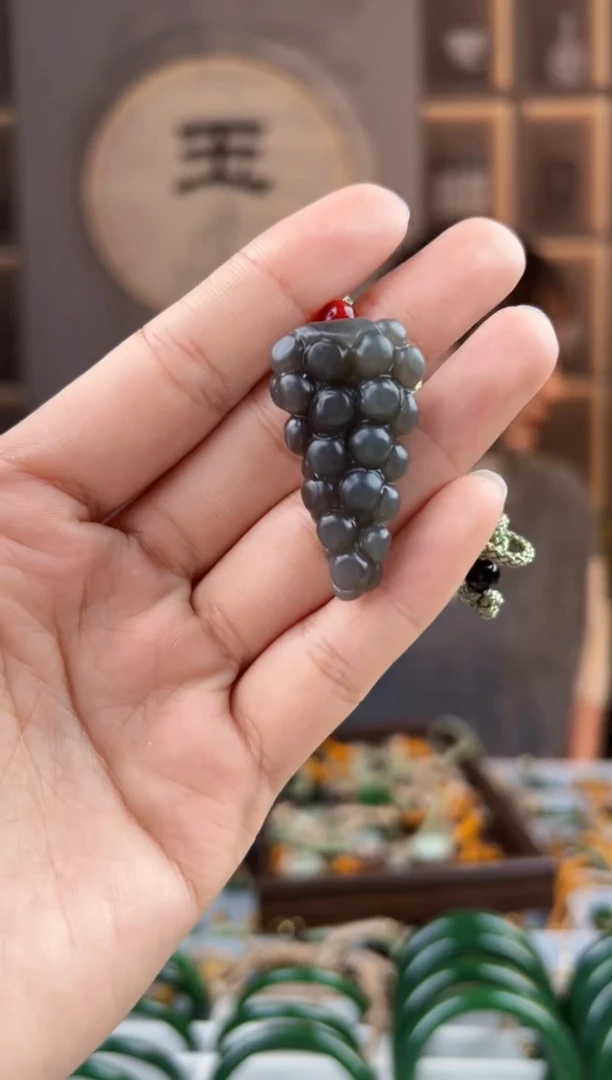 颈饰未镶嵌和田玉拍一发一，拍一发一