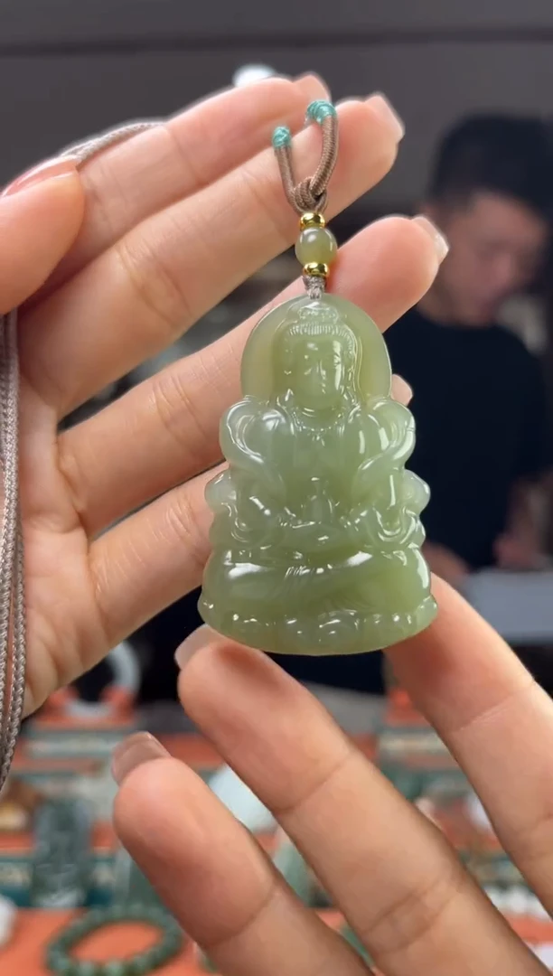 和田玉未镶嵌颈饰佩佩