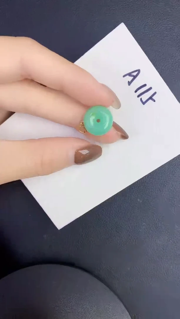 颈饰未镶嵌翡翠缅甸天然翡翠A货