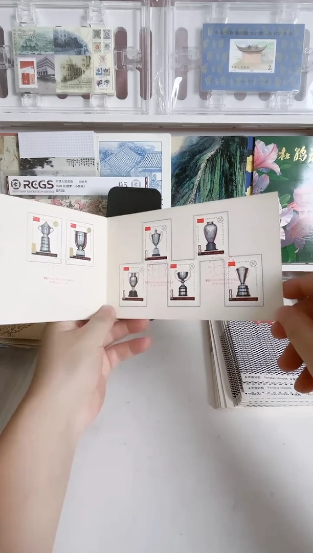 J71荣获七项世界冠军邮折