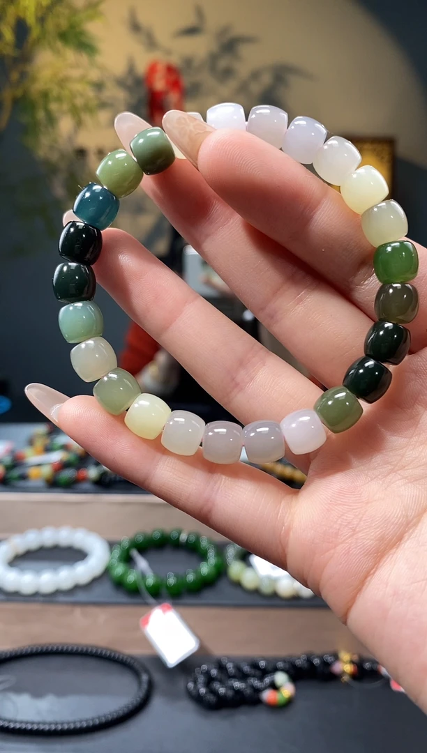 【闪购商品】和田玉-未镶嵌8.5mm多宝极限弧手串