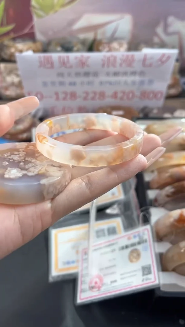 未镶嵌手镯石英质玉53