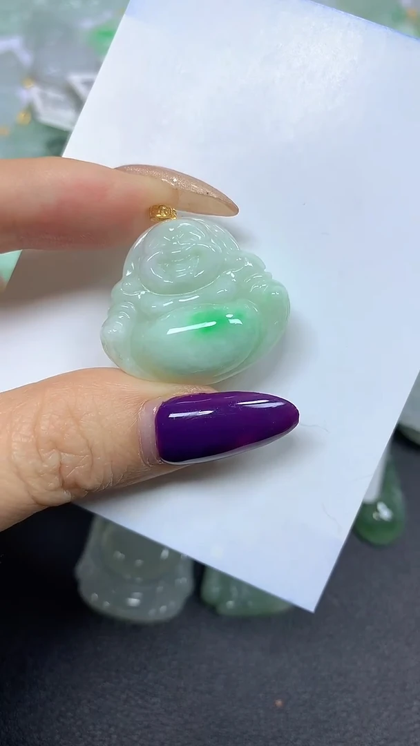 颈饰18K金镶嵌翡翠