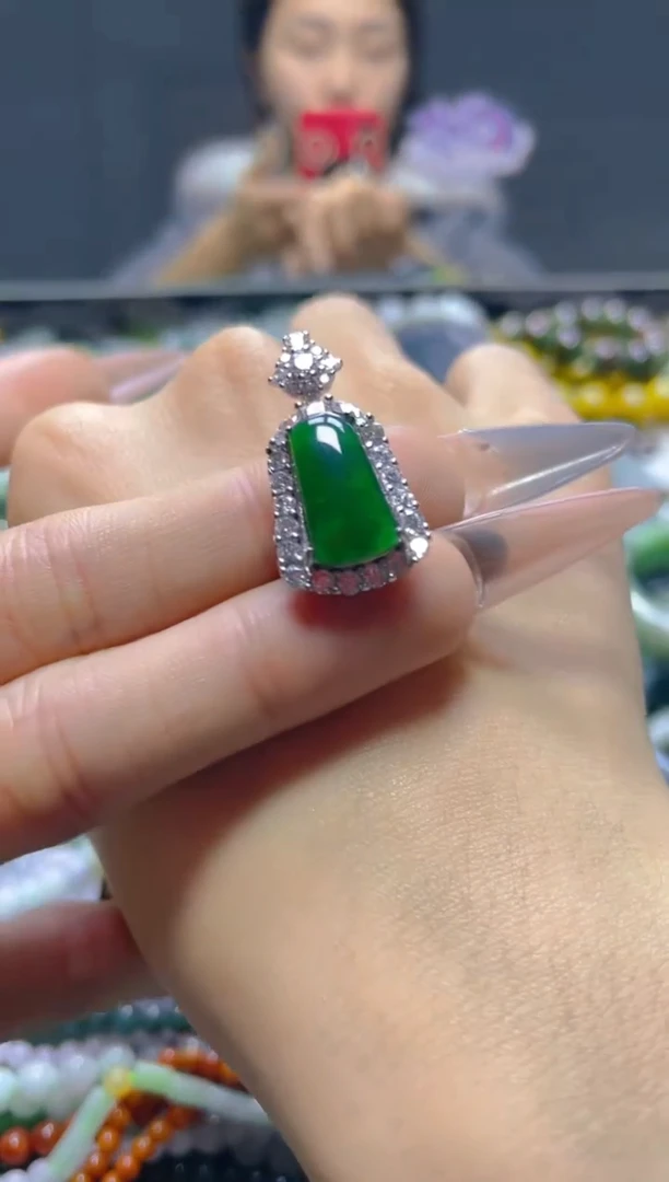 颈饰未镶嵌翡翠/D/翡翠A货，一件也是批发价