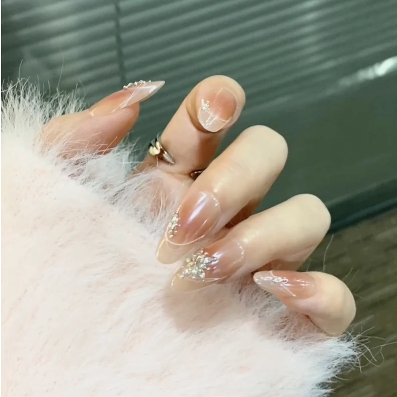 【预售】【初雪】冬季锆石雪花纯手工穿戴甲 腮红镜面温柔光疗甲