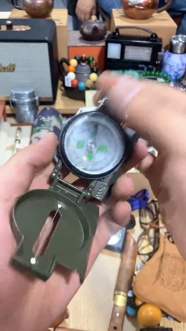 瓷片闪购商品   如图所示