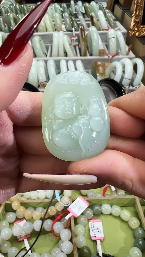 吊坠(不含链)未镶嵌和田玉黑羊洞碧玉佛公吊坠