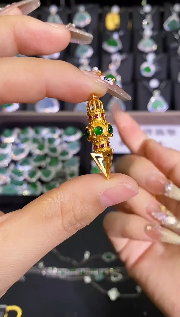 【闪购商品】翡翠吊坠(赠链)银S925镶嵌金刚杵