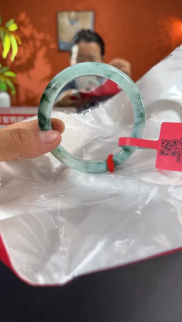 未镶嵌手镯翡翠翡翠手镯