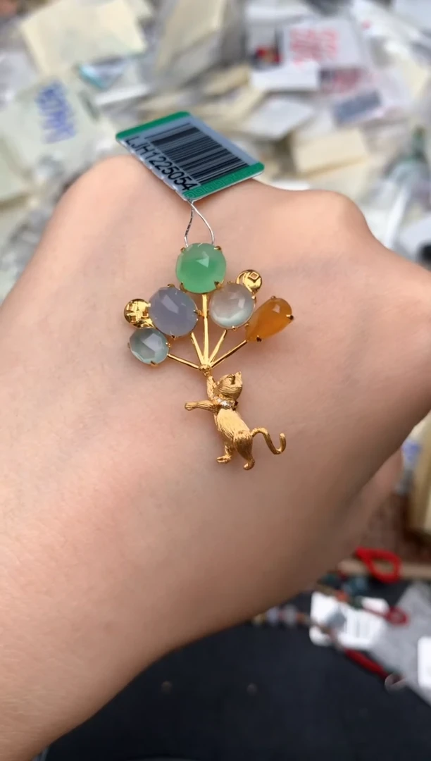 18K金镶嵌挂件翡翠一