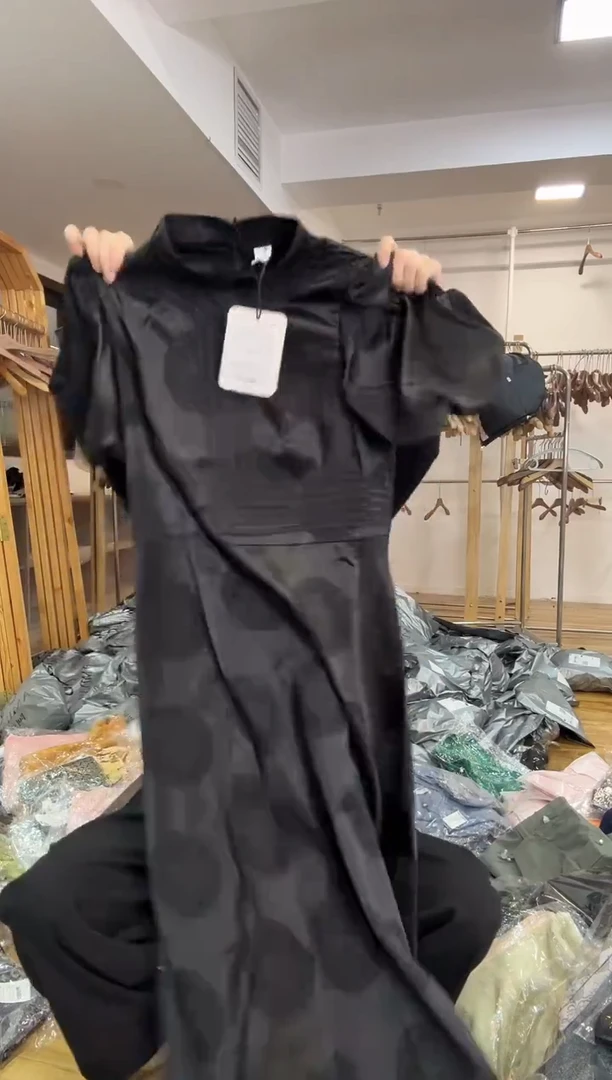 裙子  M  105斤以里