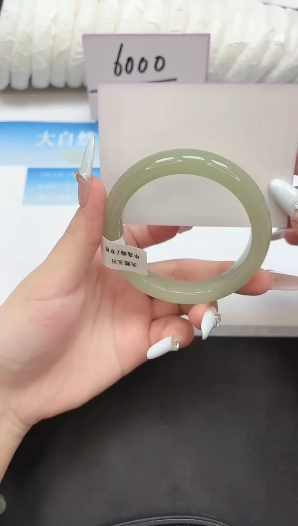 未镶嵌手镯石英质玉228-56.7