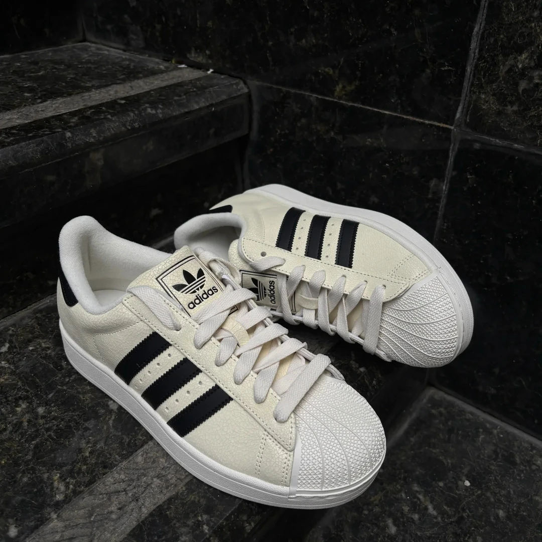 adidas三叶草SUPERSTAR II新款裂纹皮革经典贝壳头运动板鞋JS4013