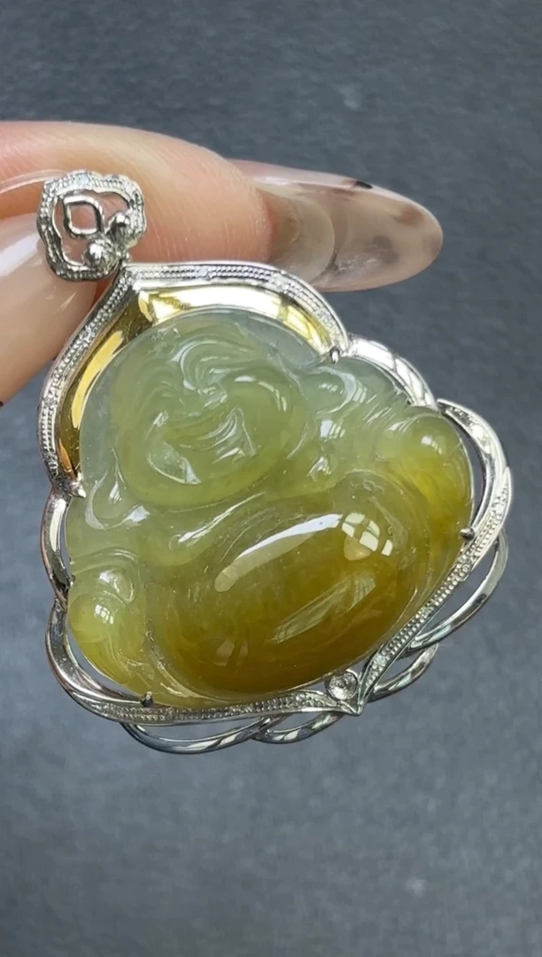 颈饰18K金镶嵌翡翠佛公