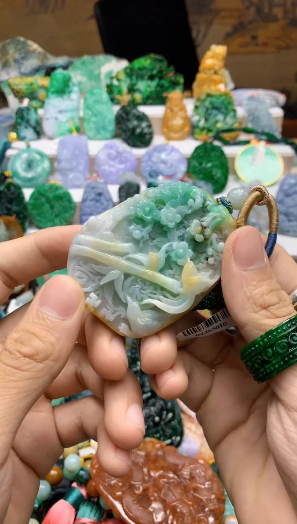 颈饰未镶嵌翡翠天然A货翡翠