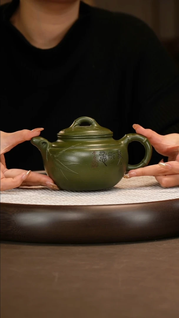 邵忠源 事事如意 老绿泥 380c/龙笔筒