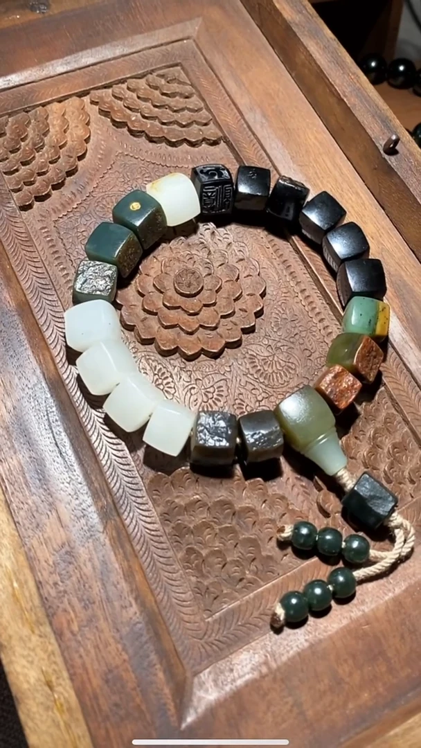 未镶嵌和田玉挂件HLW1114-101