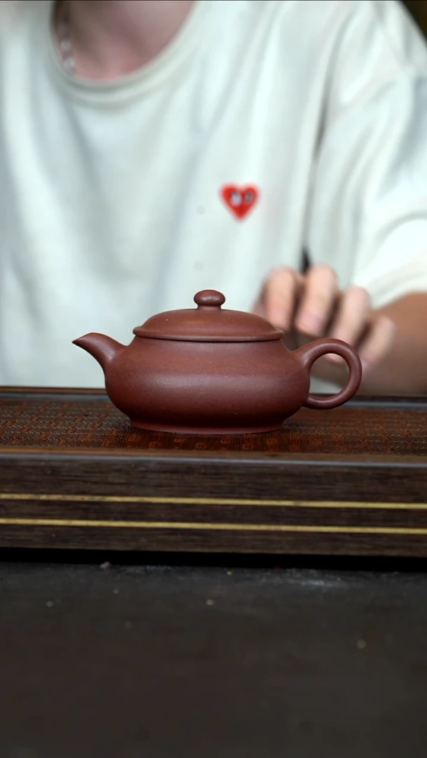茶壶紫砂    WQC     全砂底槽青      明炉       250cc