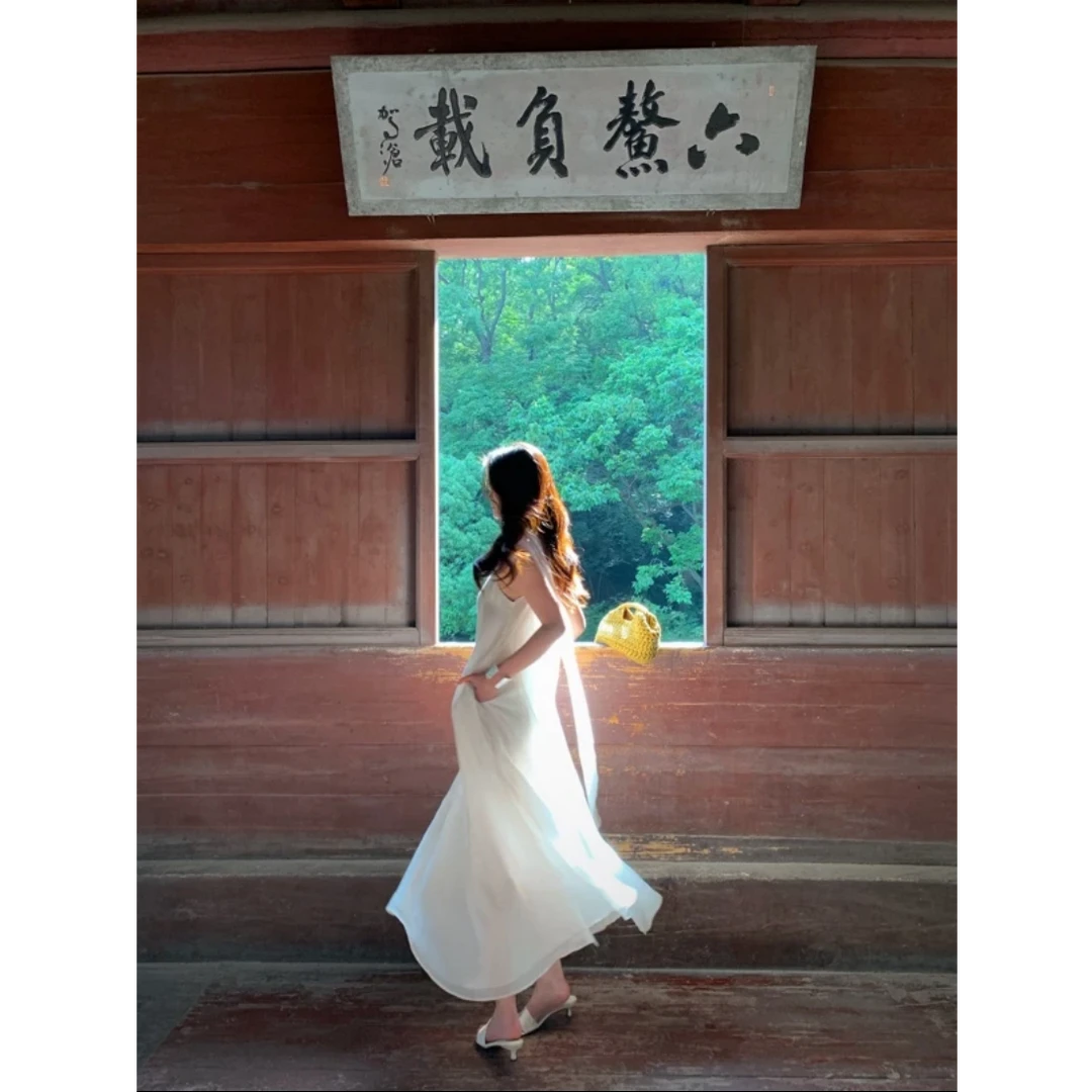 2025夏季时尚简约吊带裙仙女风白色仙感连衣裙