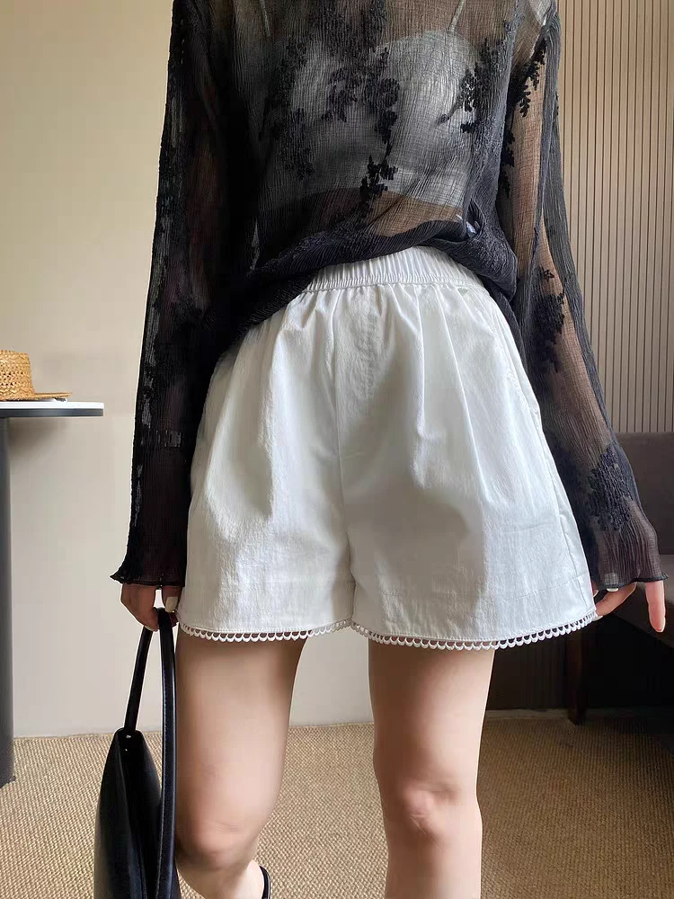夏季新款松紧腰小银标花边镂空时尚短裤