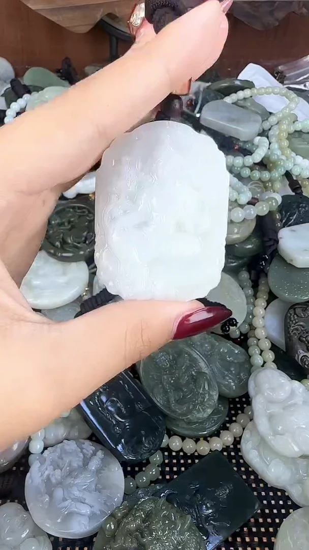 和田玉未镶嵌颈饰1