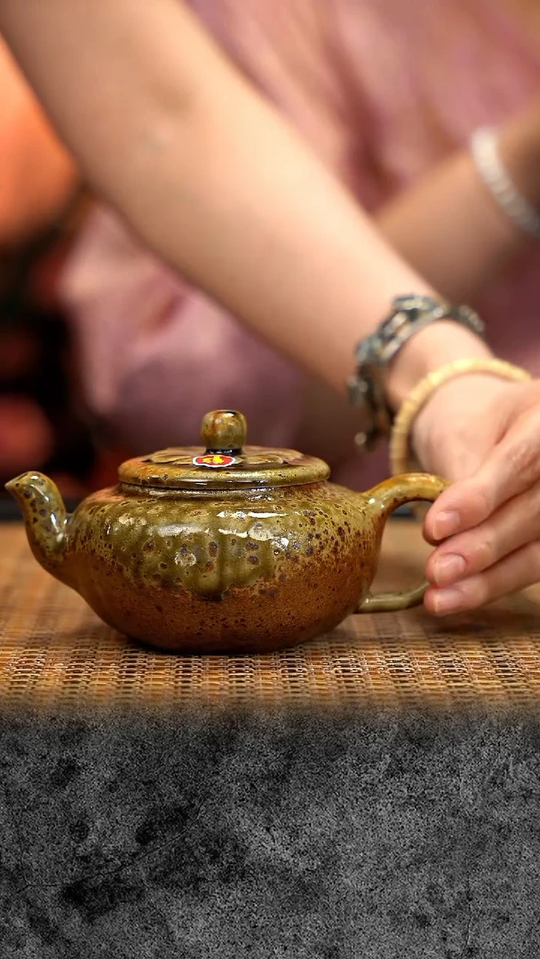 紫砂茶宠紫砂 宜兴紫砂 GFY 金丝楠木 壶