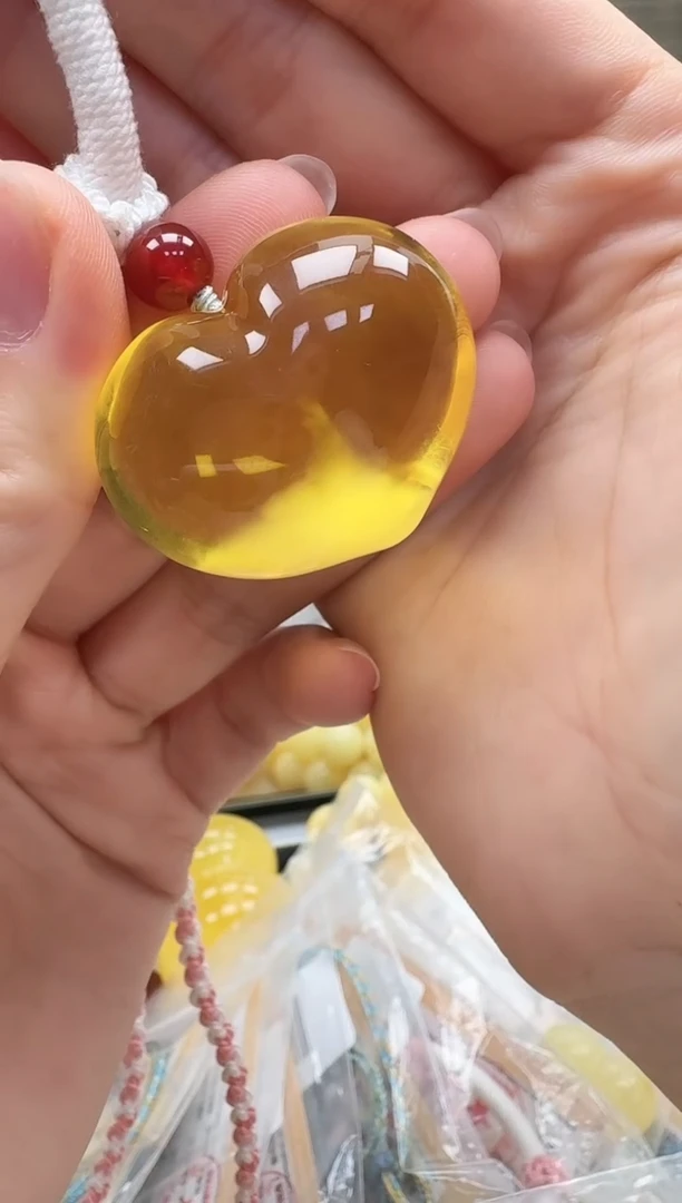 裸石琥珀未镶嵌如图