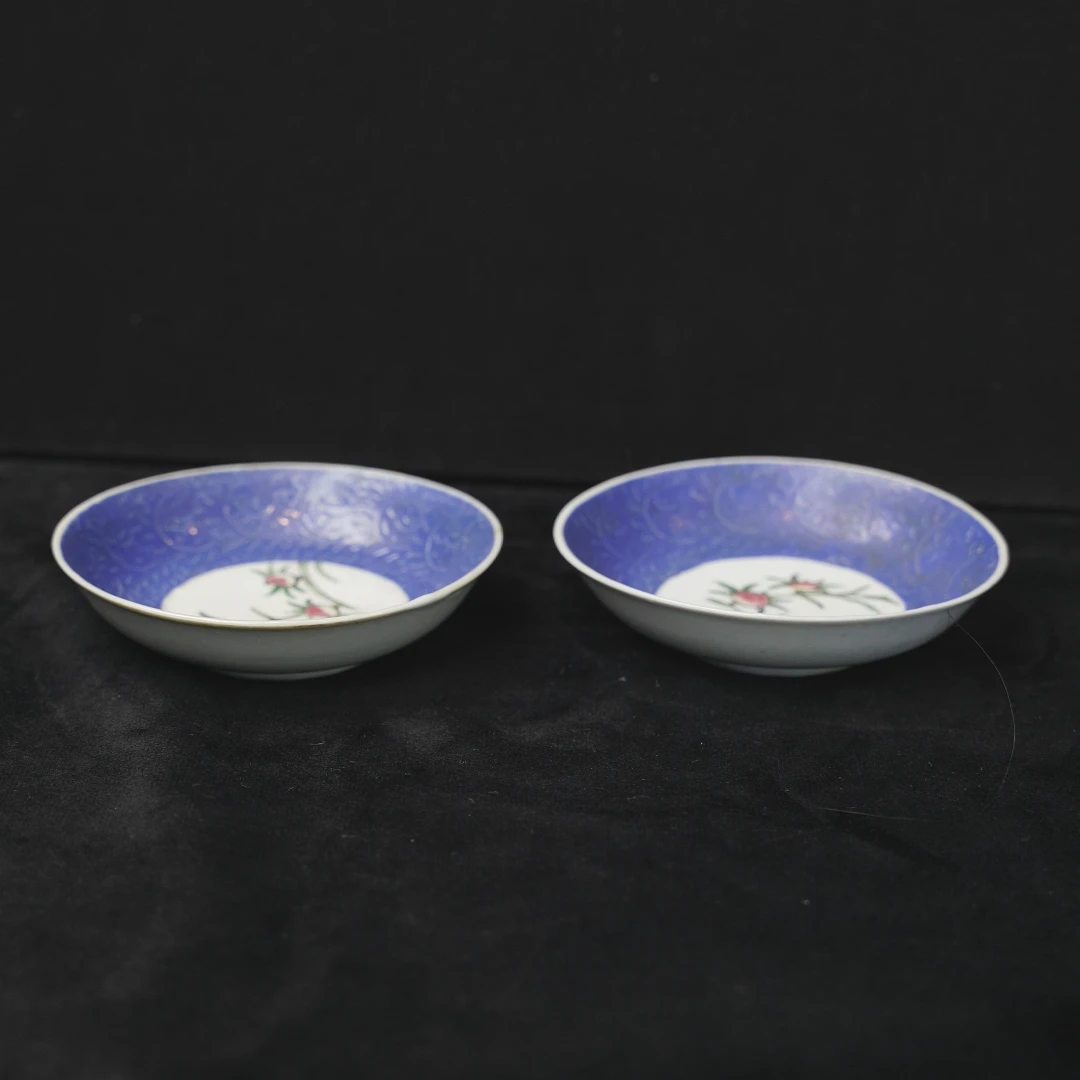 乙1494 1495 民国蓝釉轧道花卉笔添一对 底足有芝麻飞皮