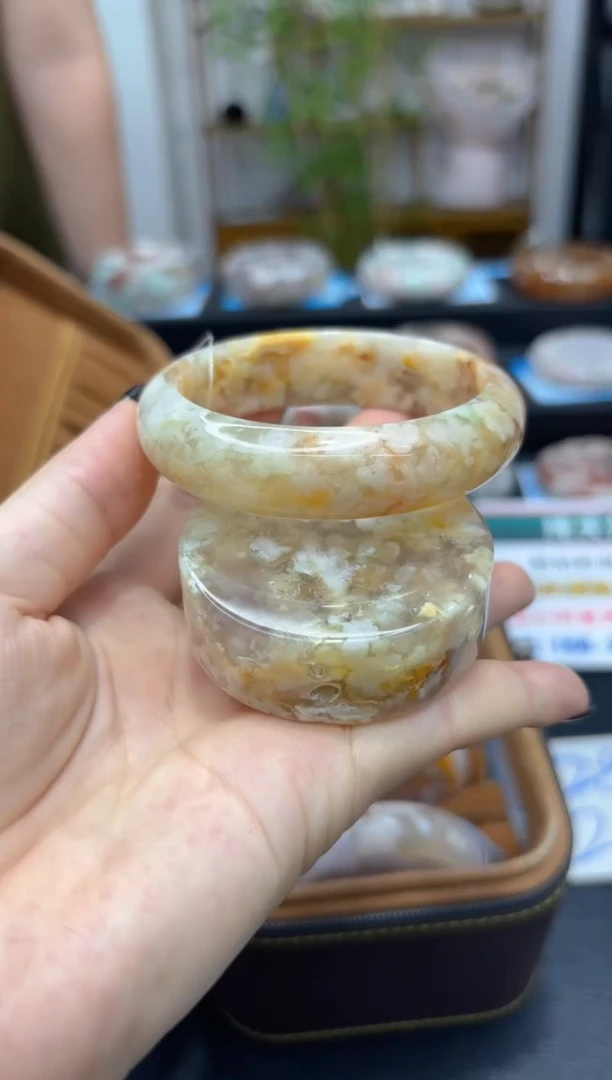 石英质玉手镯未镶嵌C645(56圈赠送镯心)