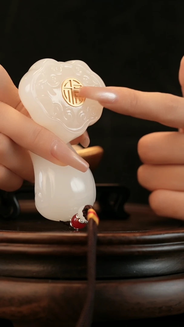 云南石荔枝白雕刻：镶嵌福字如意