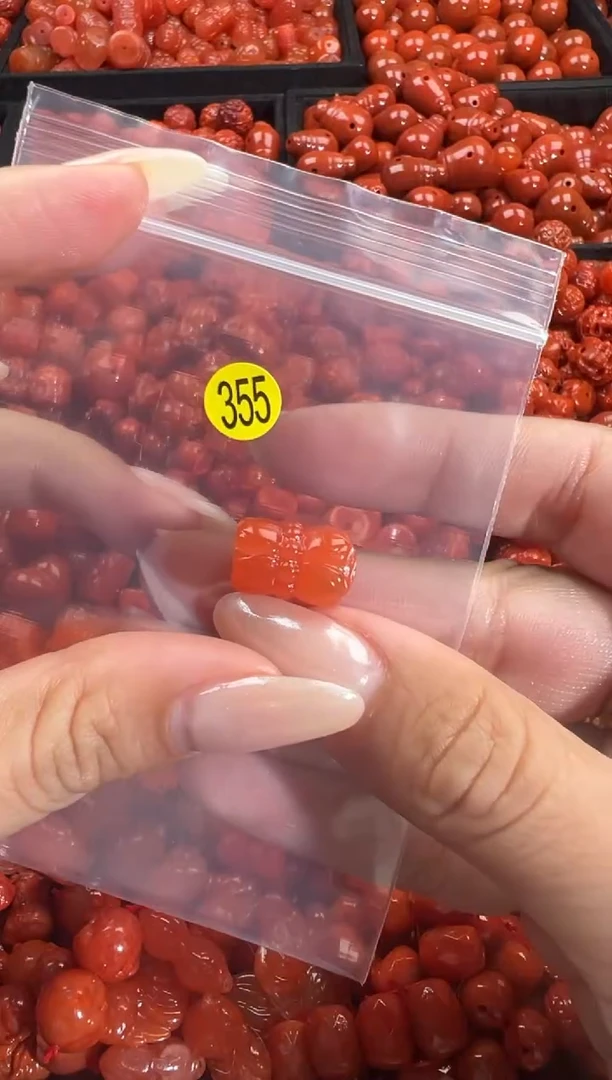 颈饰未镶嵌南红玛瑙1