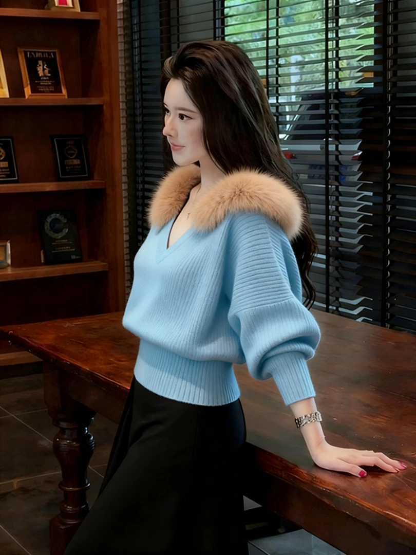 2025新款秋冬轻熟风V领针织衫女时尚慵懒风高级感浅蓝色毛领毛衣