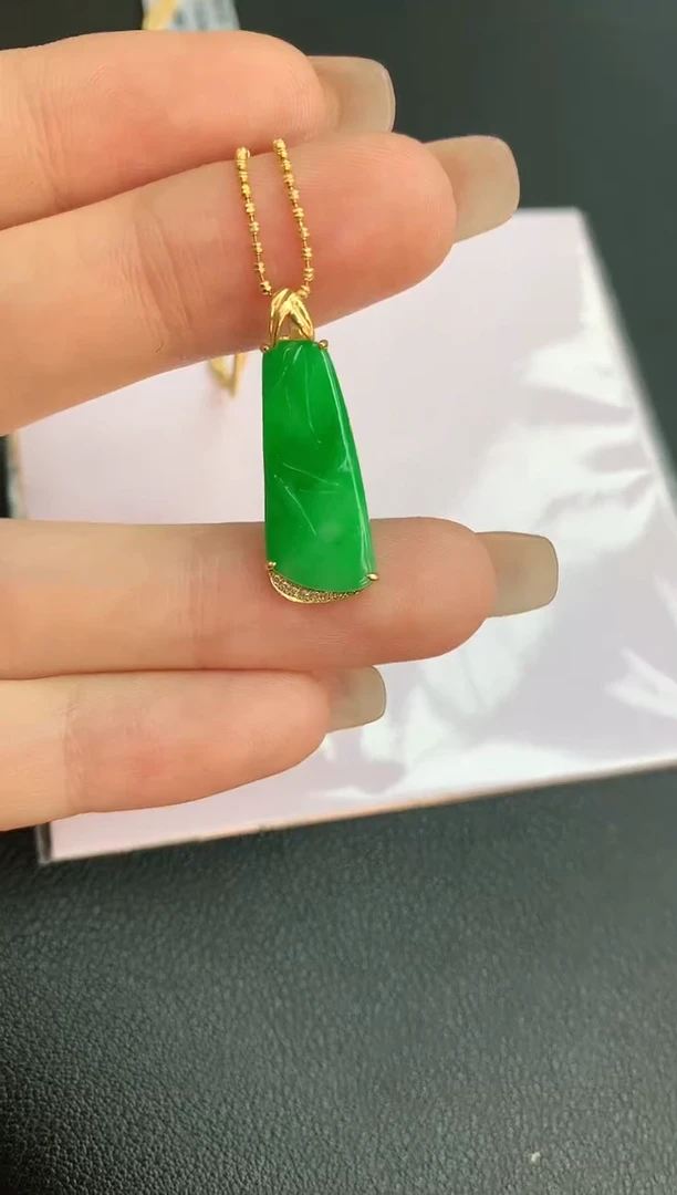 【闪购商品】翡翠颈饰18K金镶嵌赠礼盒证书 珍珍