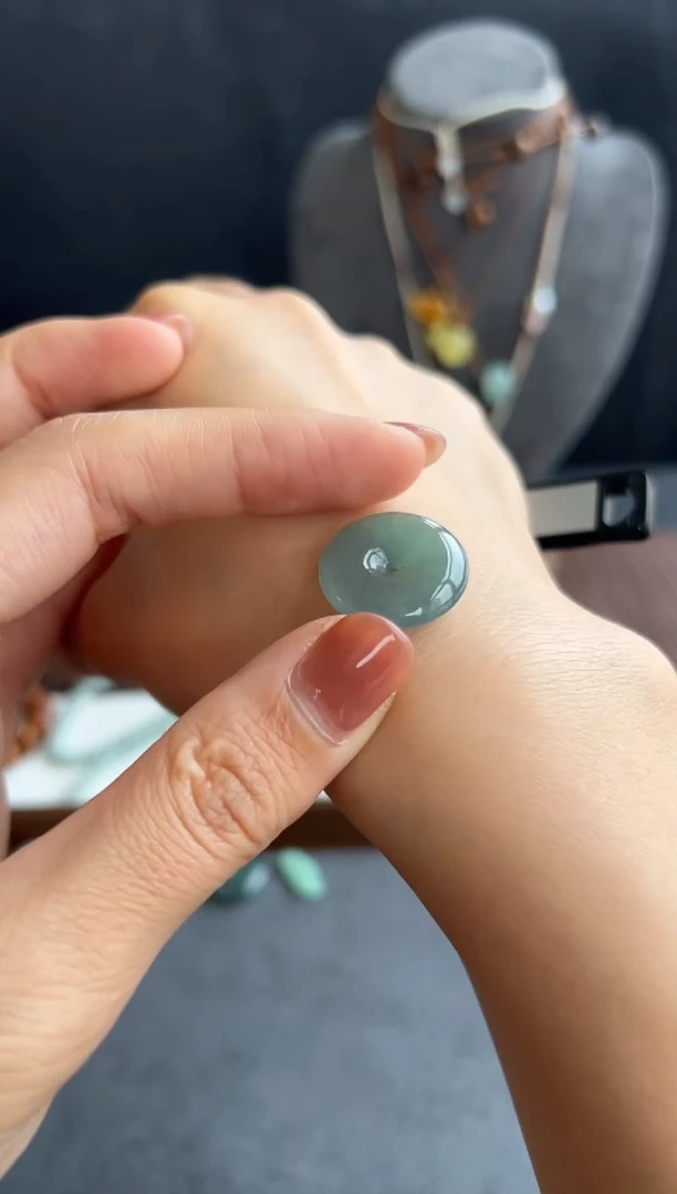 翡翠未镶嵌颈饰606买断
