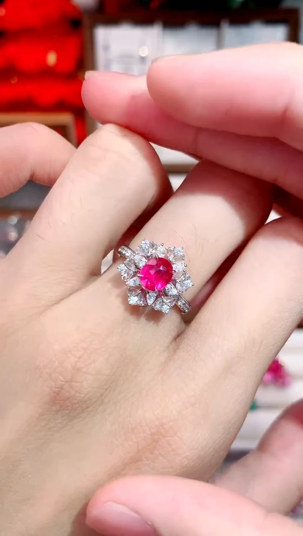 铂Pt950镶嵌戒指尖晶石1.07ct/天然宝石/七天无理由