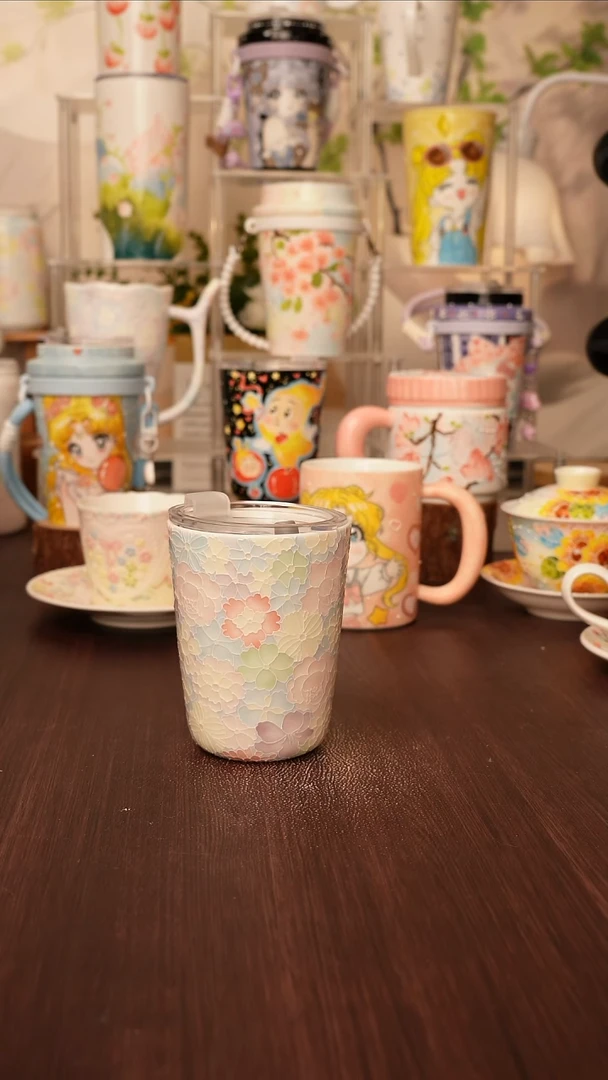 陶景德镇手绘的杯子