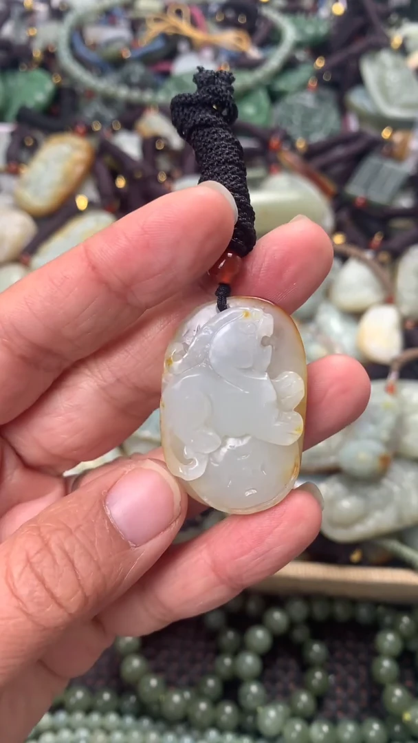 【闪购商品】和田玉颈饰未镶嵌多样性发货没有证书拍一发一有瑕