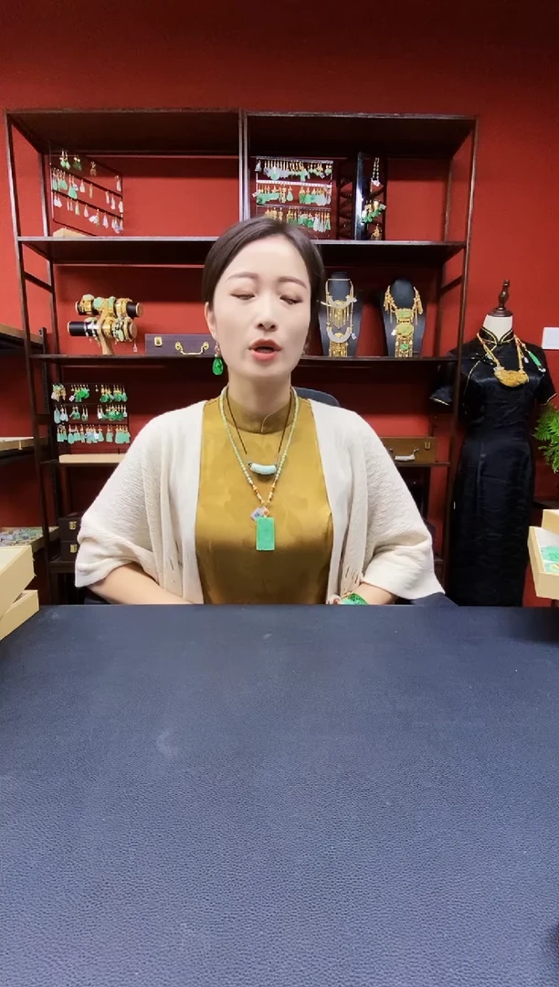 颈饰未镶嵌翡翠翡翠吊坠多样性发其一