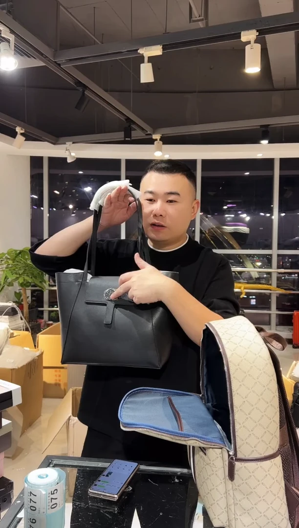 头层牛皮076品牌男包清货中（不要卡单，理性消费）