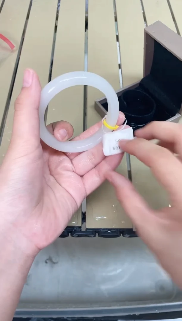 石英质玉手镯未镶嵌19-59