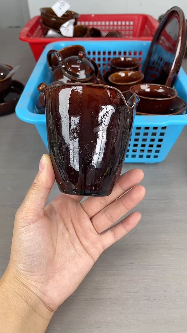 青瓷原产地仓储放漏